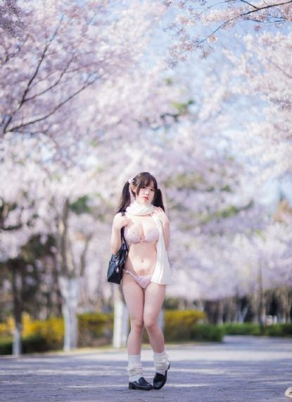 脱了她的内裤再猛的进去视频_BD英语免费高清观看